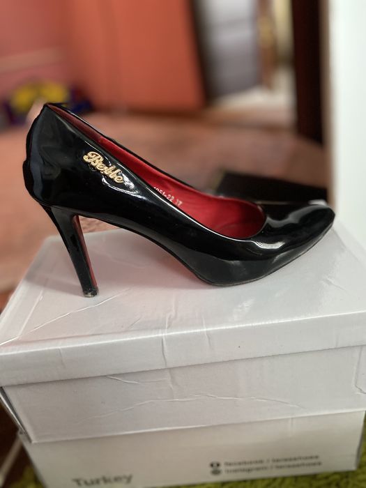 Туфли все по 5000 тг