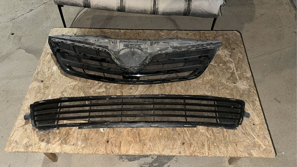 Решетка Toyota Corolla
