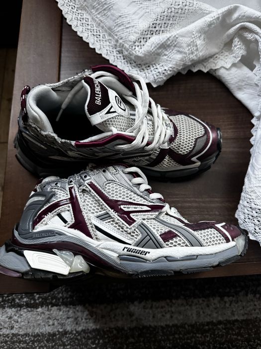 Balenciaga Runners Burgundy