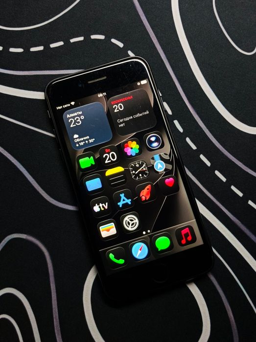 iPhone Se 2020 В хорошем состоянии