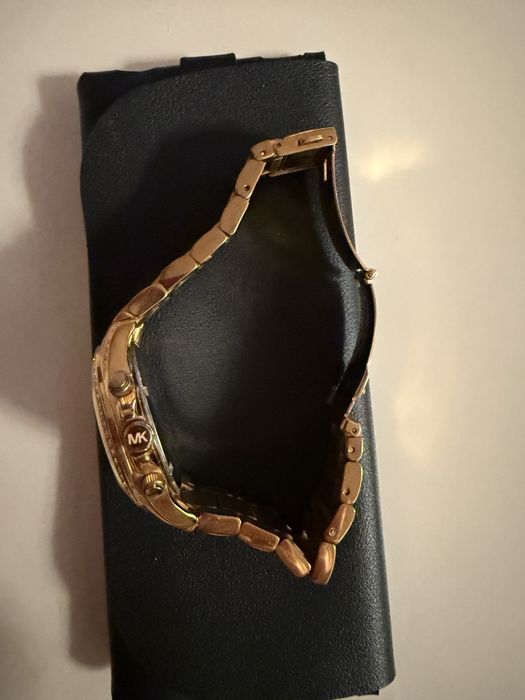 Ceas de dama Guess