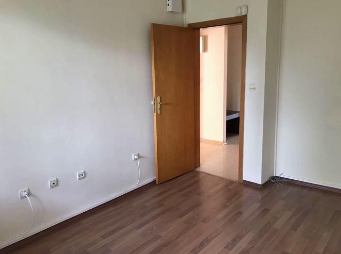 Дава се под наем Офис в Бургас, Център - 85 кв.м за 357 € - Снимка #3