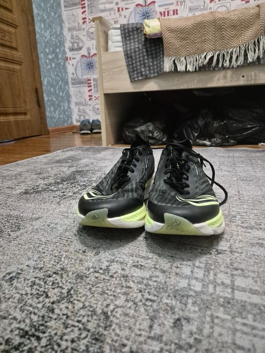 Кроссовки для бега