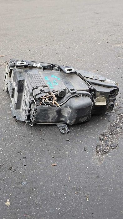 Фара на Audi A4 B6