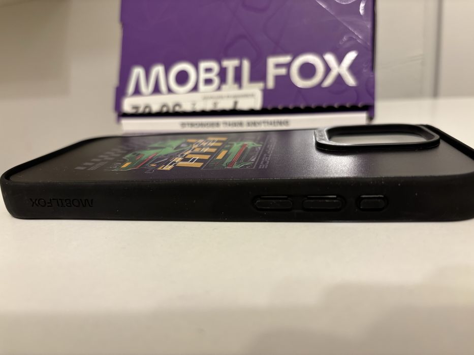 Продавам калъф за Iphone 16 promax