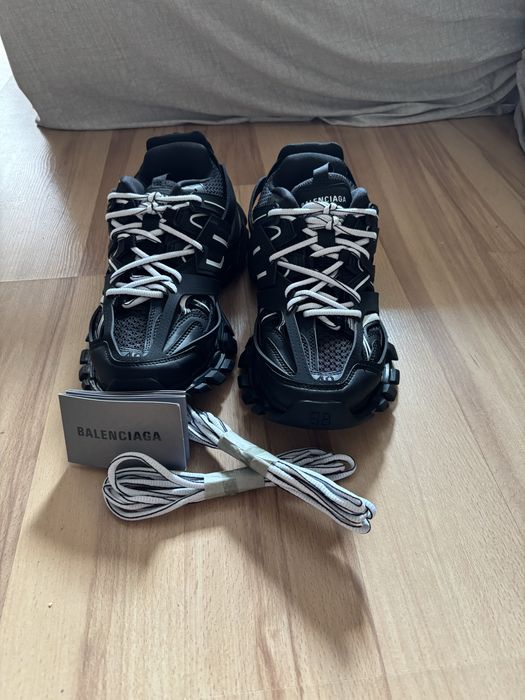 Balenciaga track