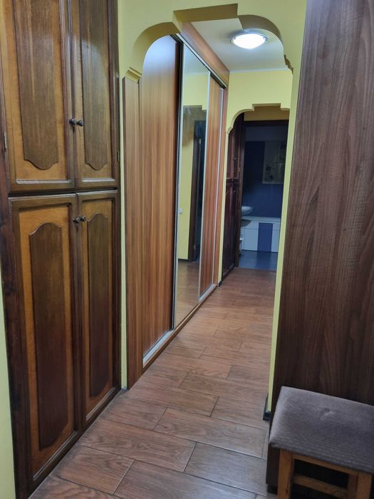 Inchiriez 3 camere