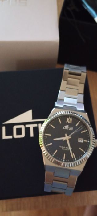 Мъжки часовник Lotus