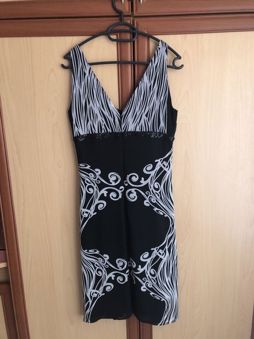 Елегантна черна рокля