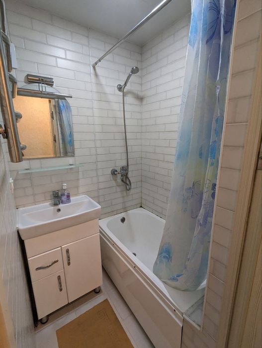 Сдается 4 комнатная квартира на БИЙ.