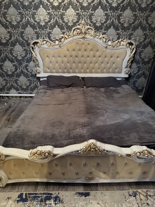 Продам кровать с матрасом