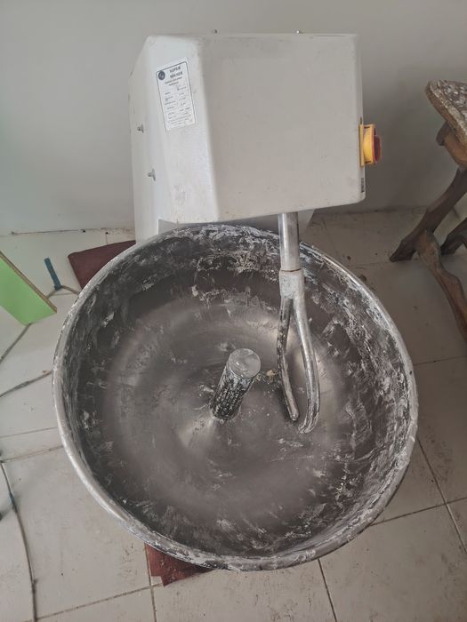 Gazda ishlaydigan buxonka pech sotiladi barcha narsalari bilan