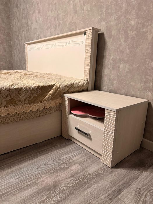 Спальный гарнитур с матрасом