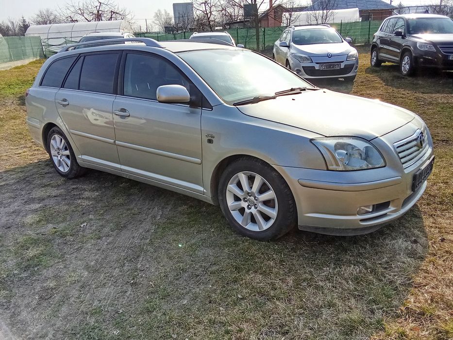 Toyota Avensis 2.0  pentru dezmembrări!