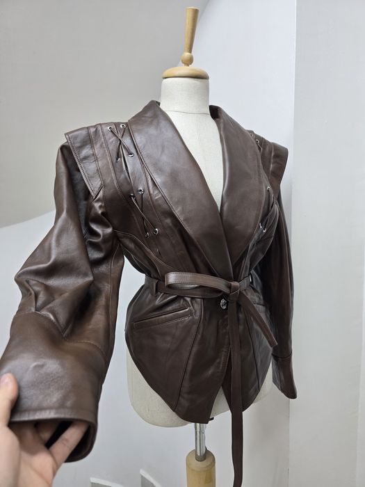 Vand Geaca din piele naturala model nou la 1200 lei