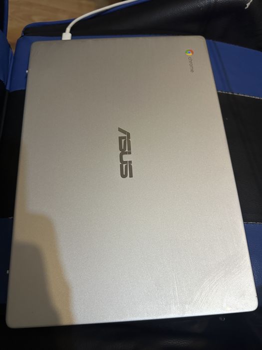 Vand laptop asus chromebook