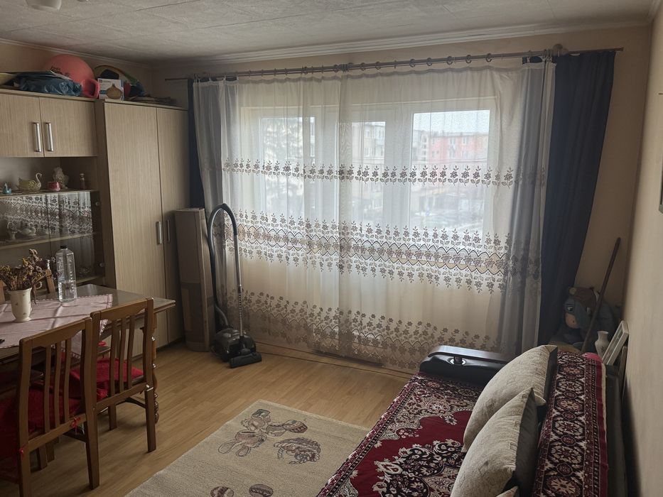 De vanzare apartament cu 3 camere