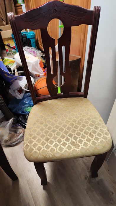 Продам 6 стульев