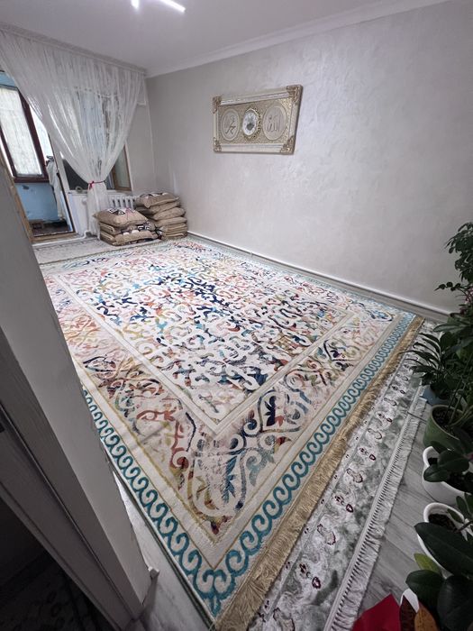 кілем үлкен залға
