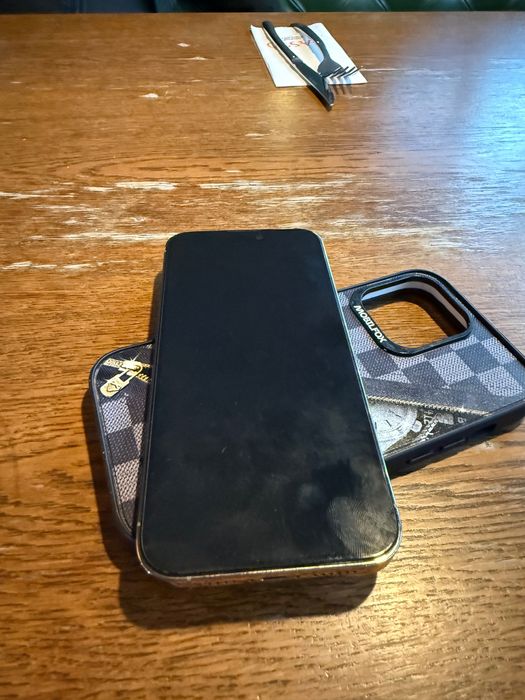 Продавам iPhone 14 Pro Max