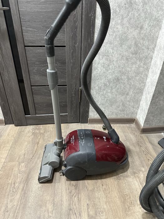 Пылесос LG б/у вроде работает