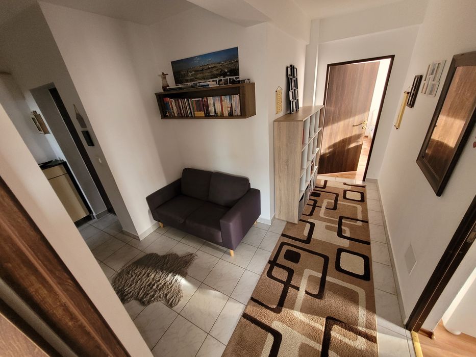 Vând sau schimb apartament 2 camere zona Metro cu casa în împrejurimile Sucevei