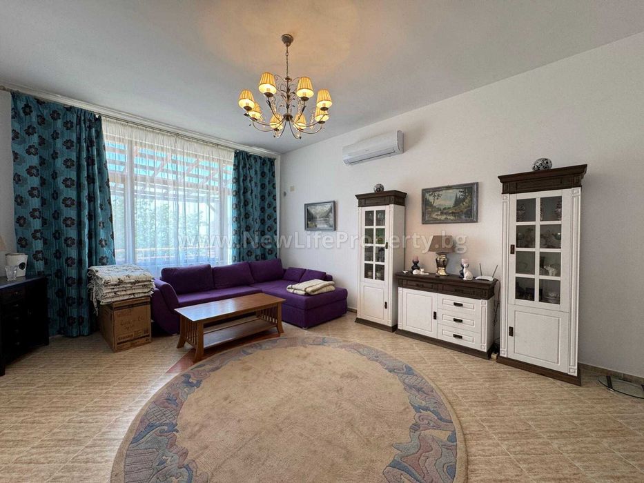 Двуетажен таунхаус в с. Кошарица, обл. Бургас