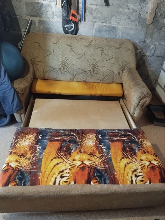 Продам диван б/у недорого