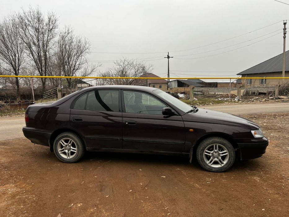 Продам Тойота Карина е