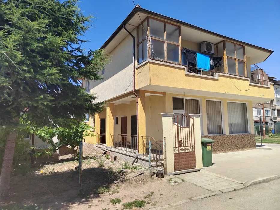 Двуетажна къща-гр.Свиленград