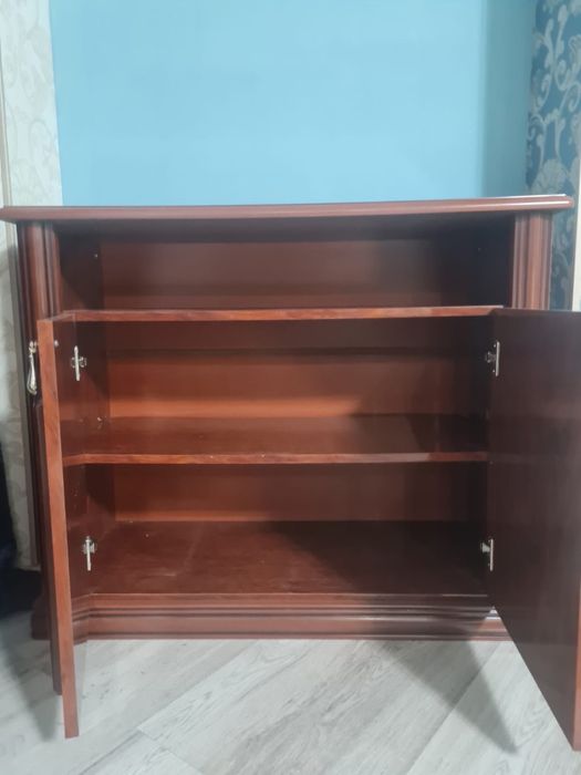Срочно продам! Стенка и комод