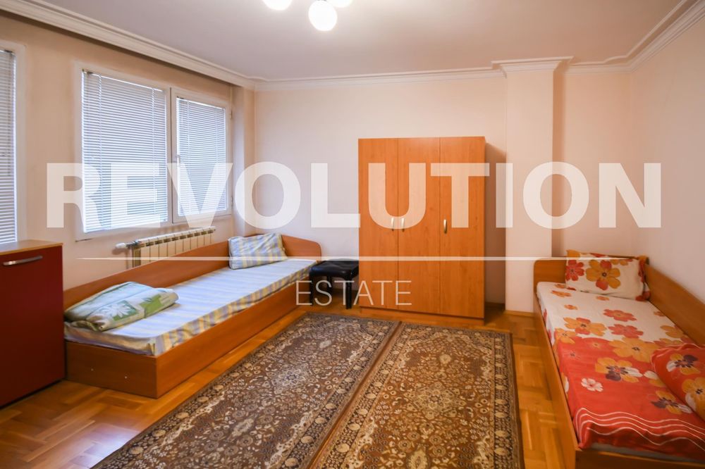 Дава се под наем Четиристаен апартамент в София, Лагера - 180 кв.м за 1296.42 € - Снимка #4
