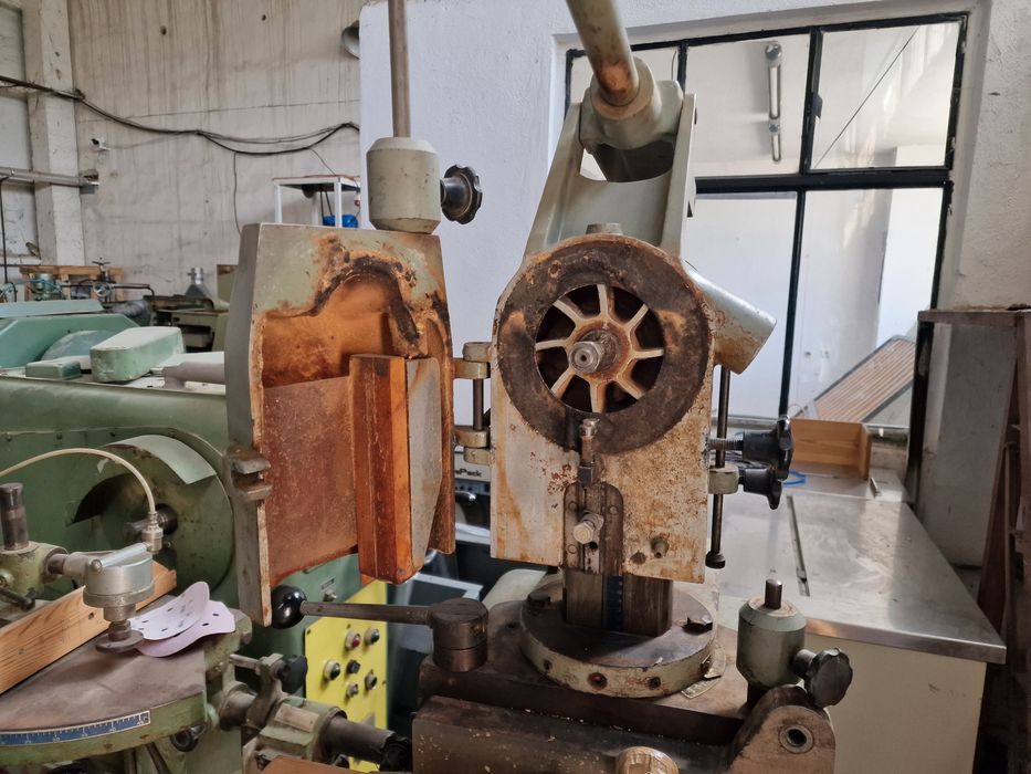 верижна дълбачка-ITALY,