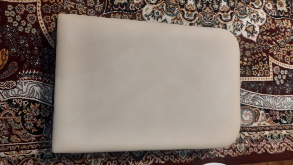 Масажний кушетка