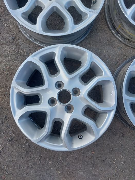 4 диска R15 оригинал. На многие авто.