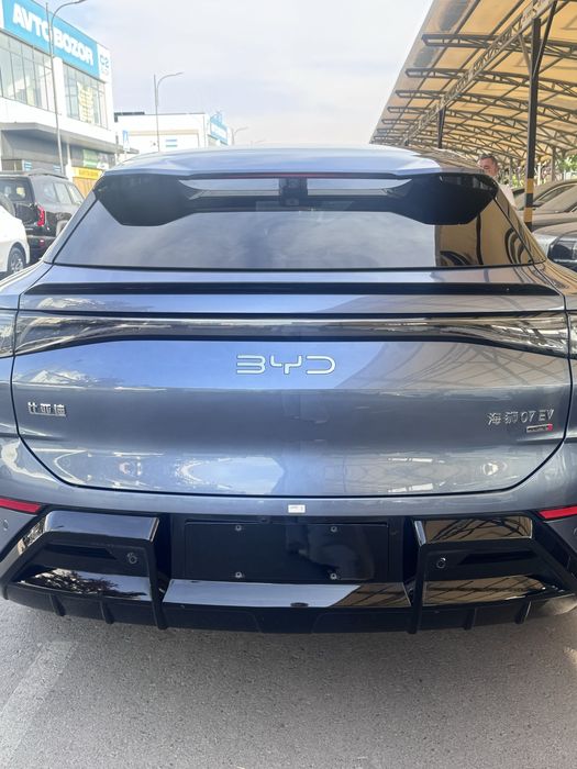 Byd Sealion 07 elektr 610 km zapas hod
