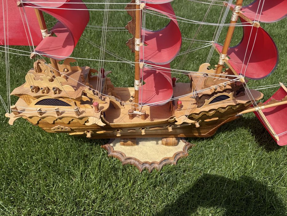 Декоративный корабль