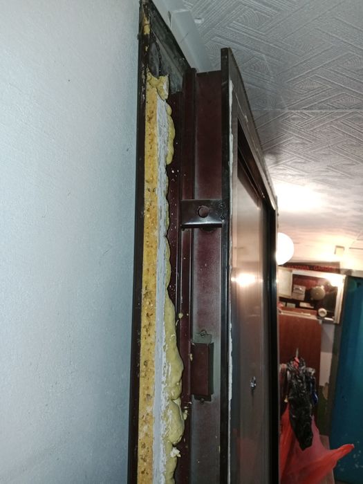 Продам дверь входная б/у