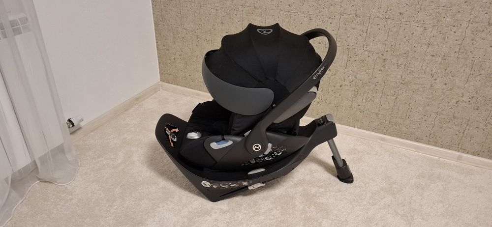 Cybex Cloud Z i-size и база 360