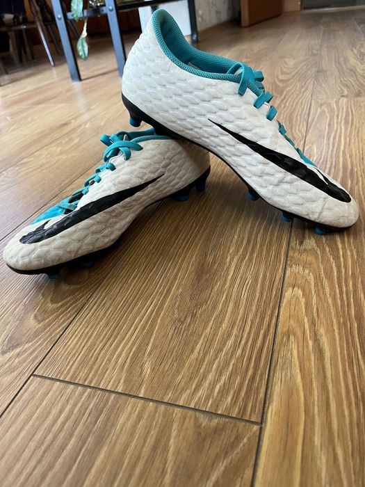 Оригинални бутонки на Nike