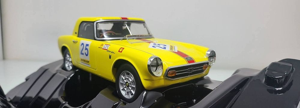 Machetă HONDA S800 1/18 Triple9