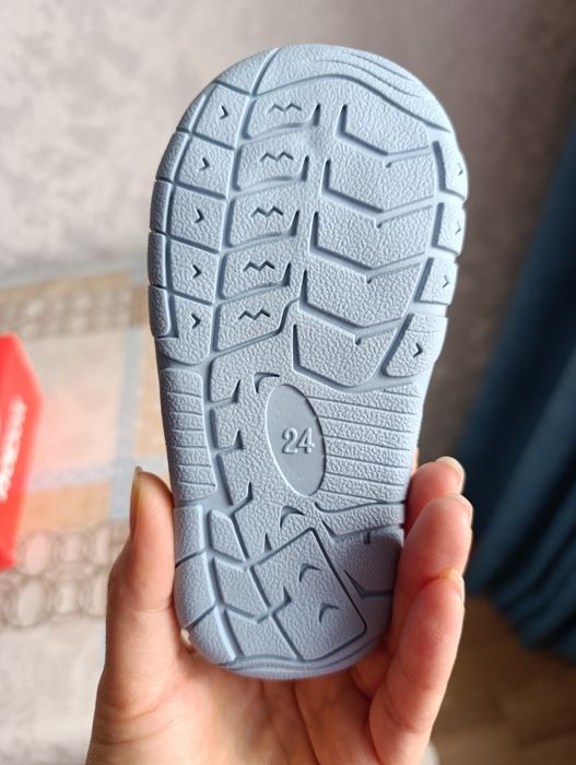 Продам летние сандалии