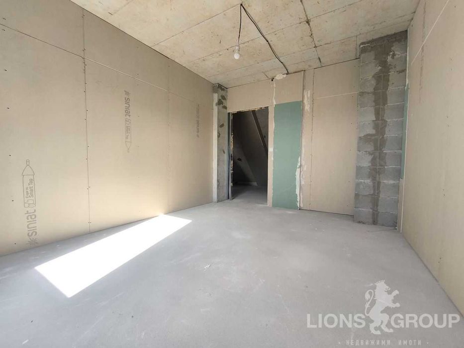 Продава се Четиристаен апартамент в Варна, Възраждане 2 - 160 кв.м за 719 €/кв.м - Снимка #1