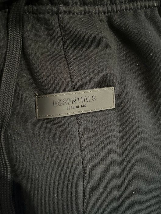 Pantsloni essentials