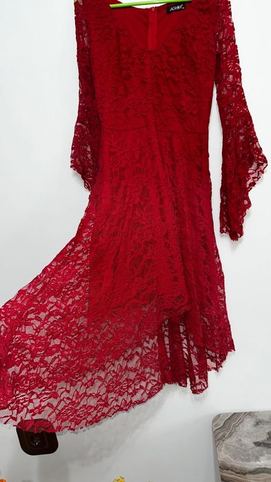 Rochie din dantela roșie marimea 38
