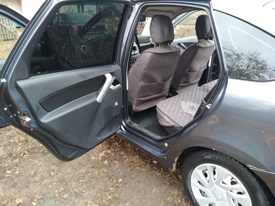 Lada Granta liftback