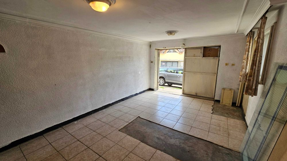 325 - Продава се масивен гараж в кв. „Възраждане"!