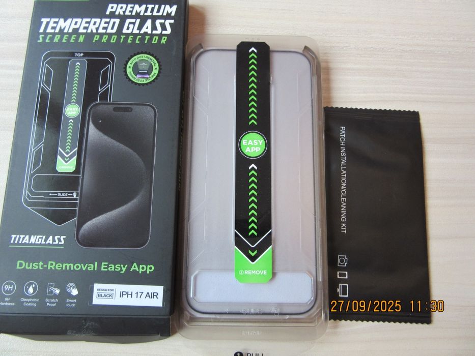 iPhone 17/Pro/Max/Air/ TITAN GLASS Easy App Стъклен протектор за екран