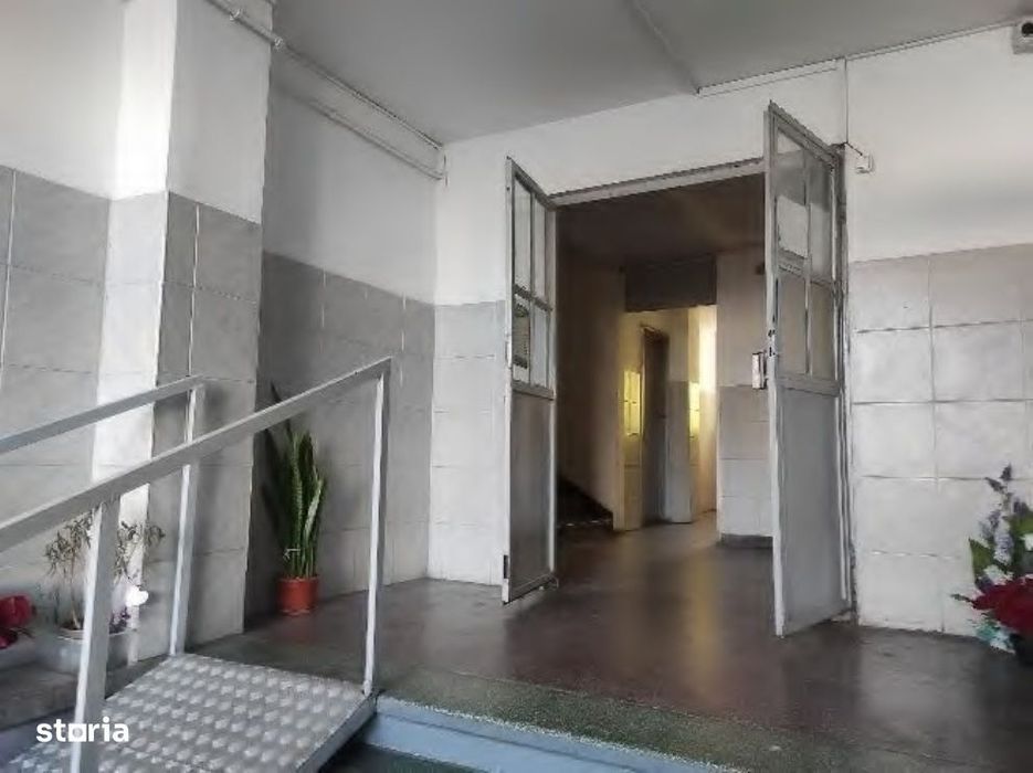 COTA 3/8 din apartament 3 camere bdul Uverturii