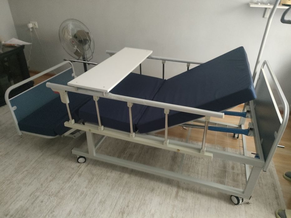 Кровать медицинская